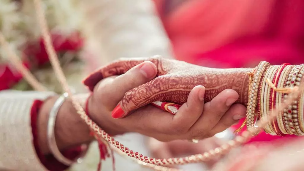 Wedding Card Vastu Tips: शादी के कार्ड में नहीं होनी चाहिए ये चीजें, बनवाते समय न करें ये गलतियां Wedding Card Vastu Tips: शादी के कार्ड में नहीं होनी चाहिए ये चीजें, बनवाते समय न करें ये गलतियां