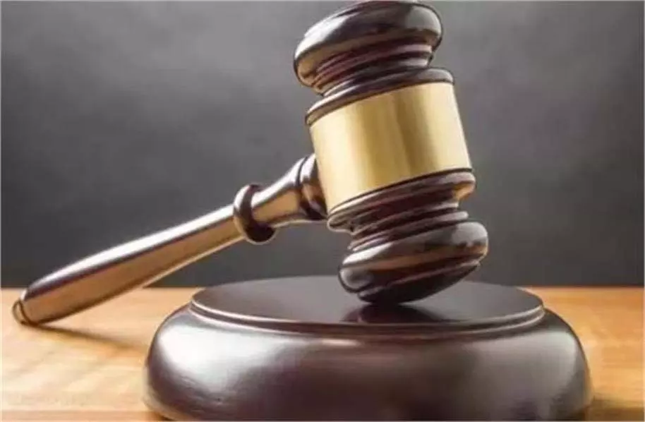 Jammu-Kashmir : करीब 2 दशक से फरार आरोपी चढ़ा पुलिस के हत्थे, अदालत ने दिए यह आदेश Jammu-Kashmir : करीब 2 दशक से फरार आरोपी चढ़ा पुलिस के हत्थे, अदालत ने दिए यह आदेश