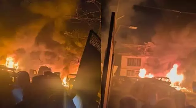 J&K: ज़ब्त विस्फोटक में विस्फोट, 9 लोगों की मौत, 29 घायल J&K: ज़ब्त विस्फोटक में विस्फोट, 9 लोगों की मौत, 29 घायल