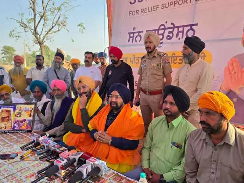 Ajnala, रामदास में जलमग्न कृषि भूमि से गाद निकालने और पानी निकालने की परियोजनाएं पूरी Ajnala, रामदास में जलमग्न कृषि भूमि से गाद निकालने और पानी निकालने की परियोजनाएं पूरी