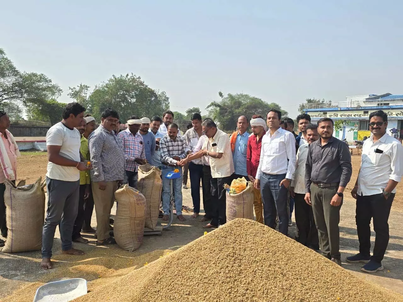 छत्तीसगढ़ में धान खरीदी शुरू, CM साय ने किया पोस्ट छत्तीसगढ़ में धान खरीदी शुरू, CM साय ने किया पोस्ट