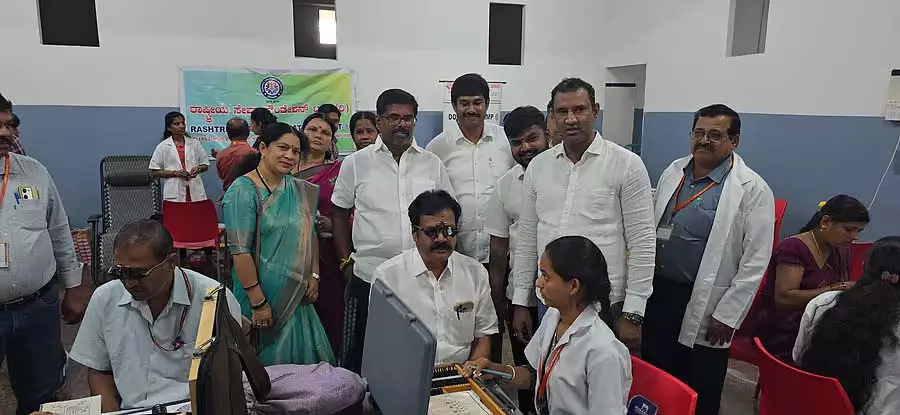 ईएसआई अस्पताल के काम में तेजी लाएं: MLA B Shivanna ईएसआई अस्पताल के काम में तेजी लाएं: MLA B Shivanna