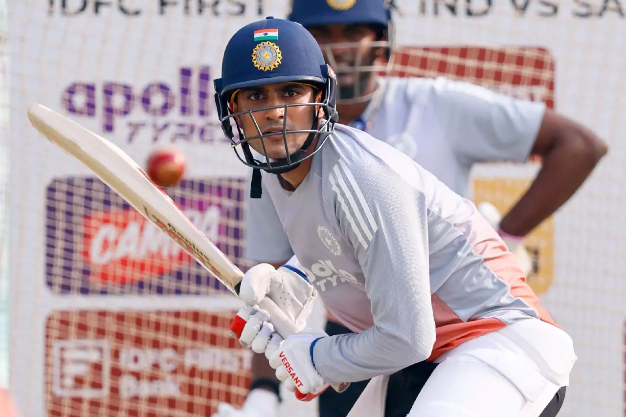 1st Test: भारतीय कप्तान शुभमन गिल गर्दन में ऐंठन के कारण रिटायर्ड हर्ट हुए 1st Test: भारतीय कप्तान शुभमन गिल गर्दन में ऐंठन के कारण रिटायर्ड हर्ट हुए