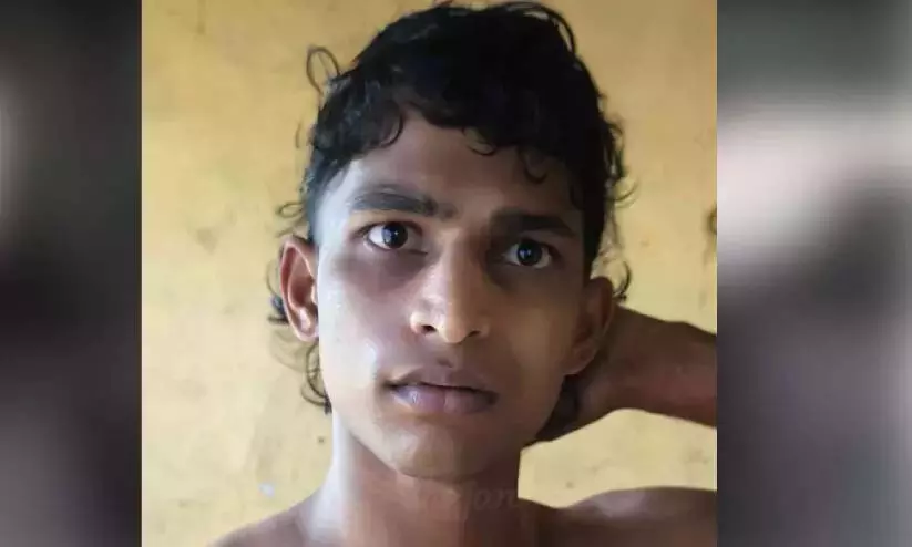 Kerala : छात्रा से छेड़छाड़, युवक गिरफ्तार Kerala : छात्रा से छेड़छाड़, युवक गिरफ्तार