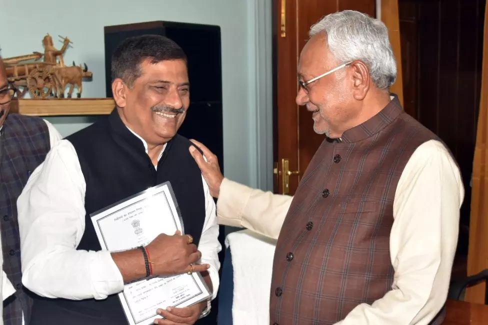 Bihar में ऐतिहासिक जीत के बाद एनडीए ने सरकार गठन पर बातचीत शुरू की Bihar में ऐतिहासिक जीत के बाद एनडीए ने सरकार गठन पर बातचीत शुरू की
