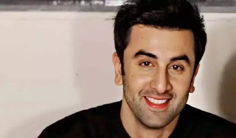 फर्जी Instagram account से रणबीर ने की ठगी! क्या है इस फिनस्टा की कहानी? फर्जी Instagram account से रणबीर ने की ठगी! क्या है इस फिनस्टा की कहानी?