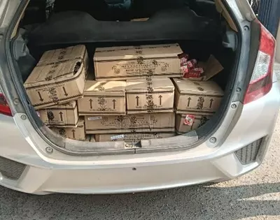Delhi पुलिस ने पकड़ी 1600 क्वार्टर अवैध शराब, पश्चिम विहार में की कार्रवाई Delhi पुलिस ने पकड़ी 1600 क्वार्टर अवैध शराब, पश्चिम विहार में की कार्रवाई