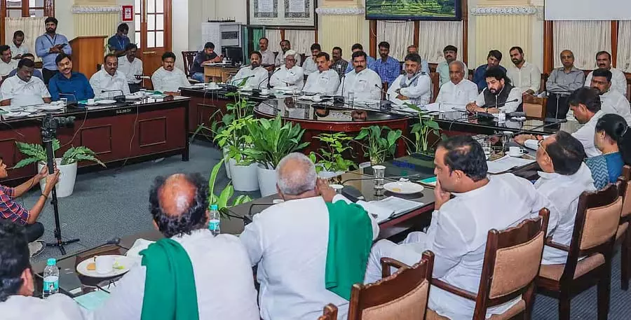 गरीबों के लिए पानी नहीं, केवल खड़ी फसलों के लिए: ICC सलाहकार समिति की बैठक में फैसला गरीबों के लिए पानी नहीं, केवल खड़ी फसलों के लिए: ICC सलाहकार समिति की बैठक में फैसला