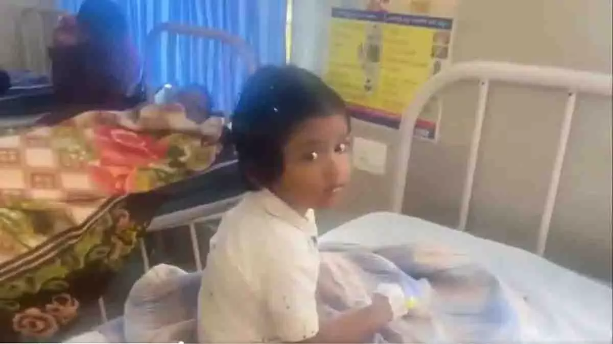 Nalgonda में चिकित्सा लापरवाही के कारण 17 बच्चे बीमार पड़े Nalgonda में चिकित्सा लापरवाही के कारण 17 बच्चे बीमार पड़े
