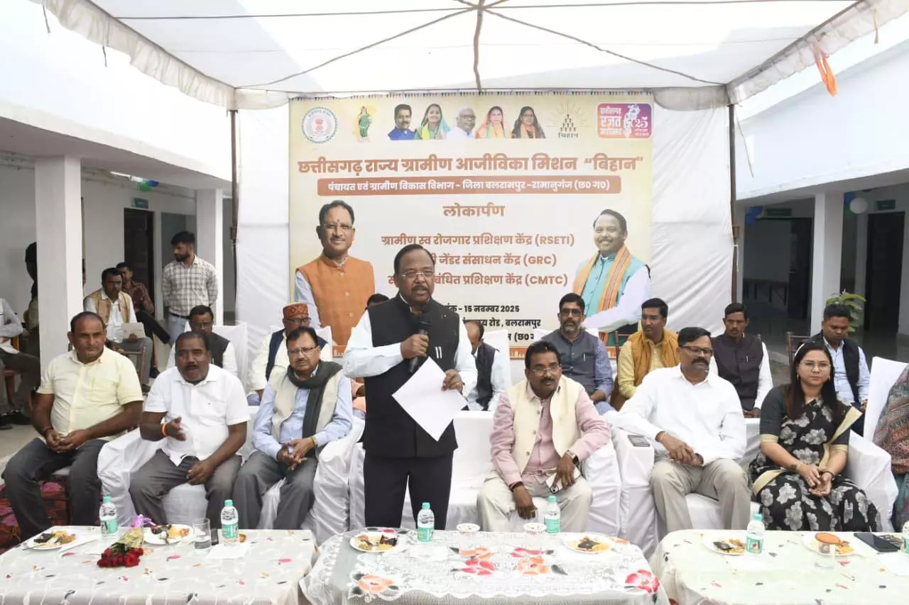 स्वरोजगार से जोड़ने की विशेष पहल स्वरोजगार से जोड़ने की विशेष पहल