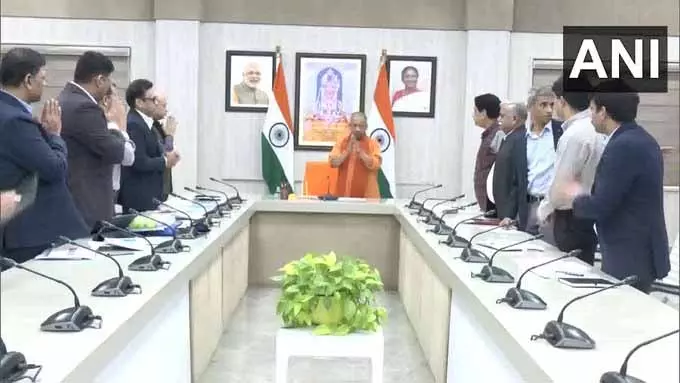 CM योगी ने आईटी-इलेक्ट्रॉनिक्स विभाग के अधिकारियों संग बैठक की CM योगी ने आईटी-इलेक्ट्रॉनिक्स विभाग के अधिकारियों संग बैठक की
