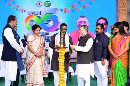 झारखंड स्थापना की 25वीं वर्षगांठ: 1,087 योजनाओं की सौगात झारखंड स्थापना की 25वीं वर्षगांठ: 1,087 योजनाओं की सौगात