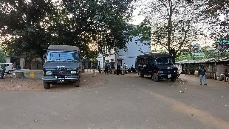नाबालिग की गला घोंटकर हत्या करने के जुर्म में व्यक्ति को 4 साल बाद आजीवन कारावास की सजा नाबालिग की गला घोंटकर हत्या करने के जुर्म में व्यक्ति को 4 साल बाद आजीवन कारावास की सजा