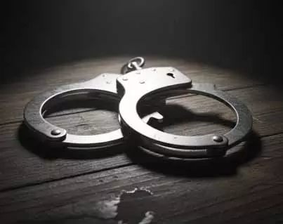 नेपाल के रास्ते घुसपैठ कर रहे 2 विदेशी नागरिक गिरफ्तार नेपाल के रास्ते घुसपैठ कर रहे 2 विदेशी नागरिक गिरफ्तार