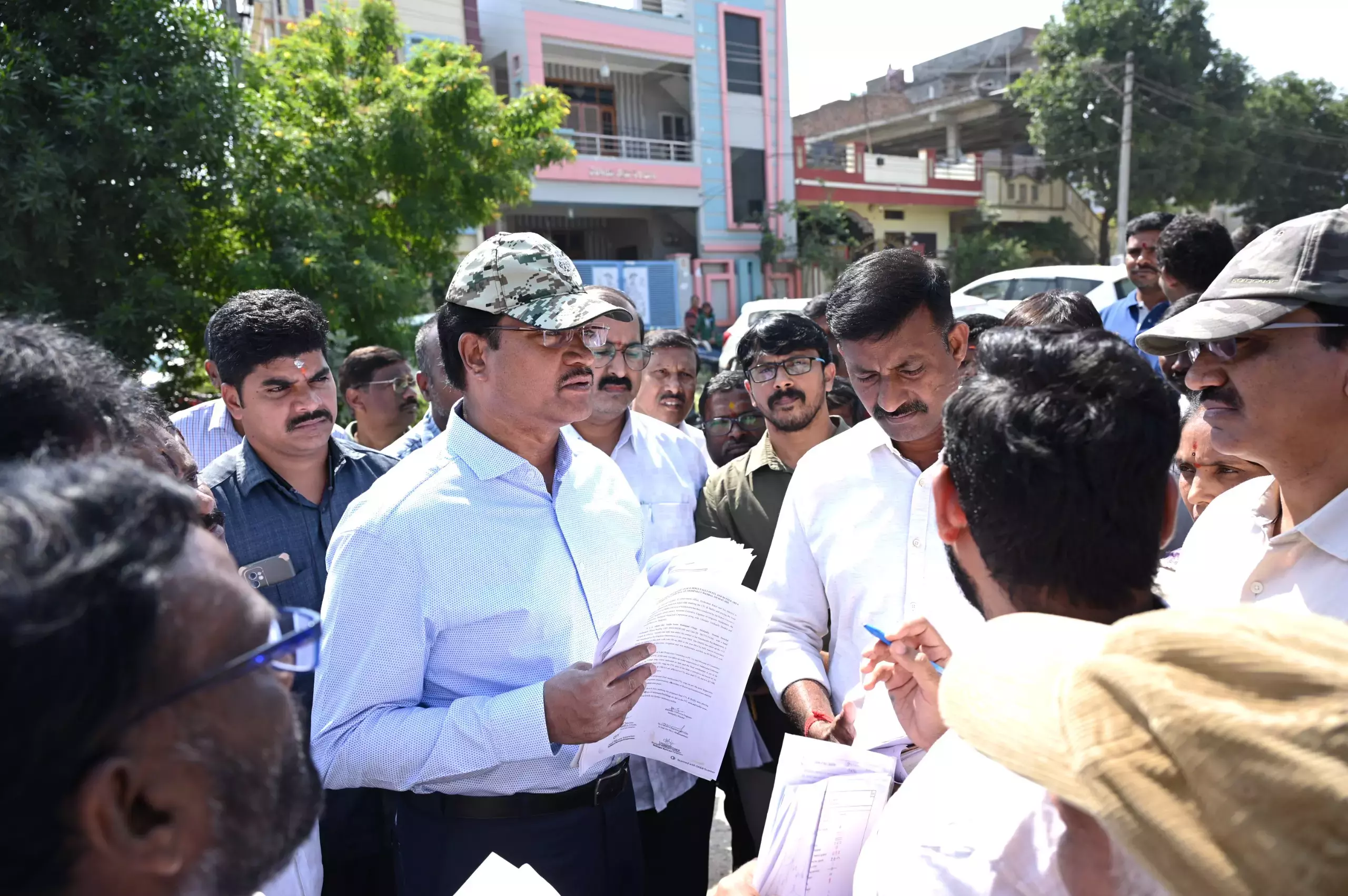 Telangana : हाइड्रा ने निवासियों को पुराने घरों पर कोई कार्रवाई नहीं करने का आश्वासन दिया Telangana : हाइड्रा ने निवासियों को पुराने घरों पर कोई कार्रवाई नहीं करने का आश्वासन दिया