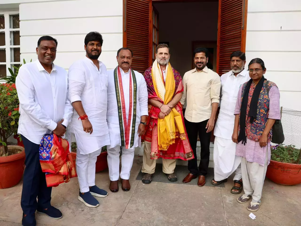 Telangana : उपचुनाव में जीत के लिए रेवंत को राहुल की सराहना Telangana : उपचुनाव में जीत के लिए रेवंत को राहुल की सराहना