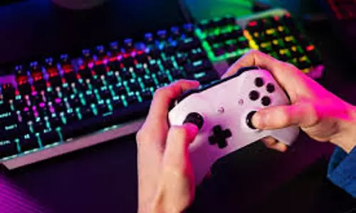 Game की लत में दो छात्र बने अपराधी, घर से उड़ाए 5.60 लाख रुपये Game की लत में दो छात्र बने अपराधी, घर से उड़ाए 5.60 लाख रुपये