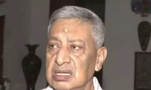 फारूक अब्दुल्ला पर कोई उंगली नहीं उठा रहा, वह सच्चे हिंदुस्तानी : पूर्व डीजीपी एसपी वैद फारूक अब्दुल्ला पर कोई उंगली नहीं उठा रहा, वह सच्चे हिंदुस्तानी : पूर्व डीजीपी एसपी वैद