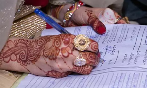 सिख महिला ने मुस्लिम युवक से रचाई शादी, धार्मिक यात्रा के दौरान हुई थी लापता सिख महिला ने मुस्लिम युवक से रचाई शादी, धार्मिक यात्रा के दौरान हुई थी लापता