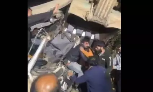 डंपर और चार पहिया वाहन के बीच टक्कर Video, 4 लोगों की मौत
