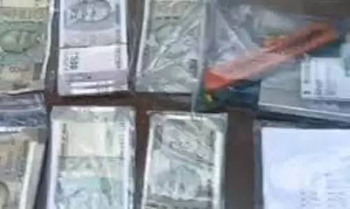 Bhopal:नकली नोटों की फैक्ट्री का भंडाफोड़ Bhopal:नकली नोटों की फैक्ट्री का भंडाफोड़