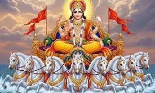 Aditya Hridaya Stotram: जानिए रविवार को आदित्य हृदय स्तोत्र का पाठ करने से क्या होता है Aditya Hridaya Stotram: जानिए रविवार को आदित्य हृदय स्तोत्र का पाठ करने से क्या होता है