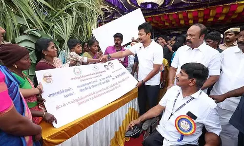 स्वयं सहायता समूह महिलाओं को आत्मविश्वास देते हैं: Deputy CM स्वयं सहायता समूह महिलाओं को आत्मविश्वास देते हैं: Deputy CM
