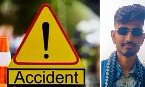 Indore : तेज रफ्तार मिनी ट्रक ने बाइक को टक्कर मारी, युवक की मौत Indore : तेज रफ्तार मिनी ट्रक ने बाइक को टक्कर मारी, युवक की मौत