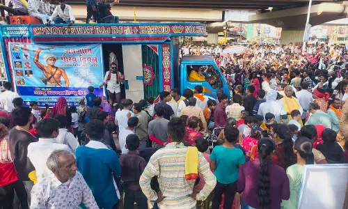 Indore : जनजातीय गौरव दिवस पर भक्ति में डूबा शहर