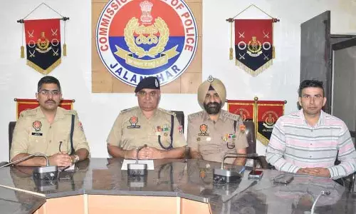 Jalandhar पुलिस ने अंतरराज्यीय ड्रग नेटवर्क का भंडाफोड़ किया, दो गिरफ्तार Jalandhar पुलिस ने अंतरराज्यीय ड्रग नेटवर्क का भंडाफोड़ किया, दो गिरफ्तार