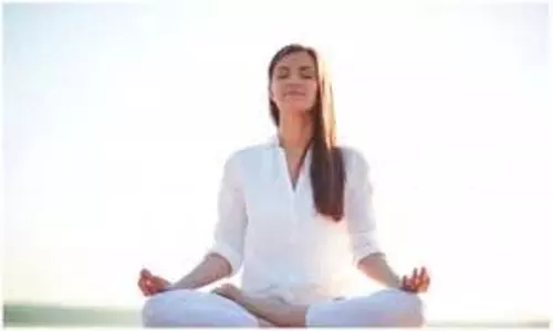 Baba Ramdev Tips: कब्ज की समस्या से हैं परेशान, तो आजमाएं बाबा रामदेव के ये योगासन, जल्द मिलेगी राहत