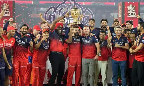 IPL 2026 मिनी नीलामी से पहले आरसीबी ने 8 खिलाड़ियों को रिलीज़ किया; लिविंगस्टन, एनगिडी बाहर