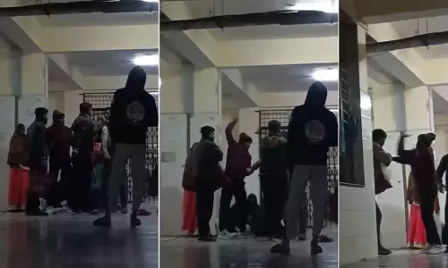 MP : सागर के बुंदेलखंड मेडिकल कॉलेज में बहस को लेकर गार्ड ने मरीज के पति पर हमला किया MP : सागर के बुंदेलखंड मेडिकल कॉलेज में बहस को लेकर गार्ड ने मरीज के पति पर हमला किया