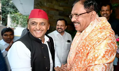 मुसीबत में दोस्त का साथ नहीं छोड़ना चाहिए: Akhilesh Yadav मुसीबत में दोस्त का साथ नहीं छोड़ना चाहिए: Akhilesh Yadav
