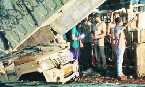 Kerala : राष्ट्रीय राजमार्ग प्राधिकरण आपातकालीन सुरक्षा ऑडिट करेगा Kerala : राष्ट्रीय राजमार्ग प्राधिकरण आपातकालीन सुरक्षा ऑडिट करेगा