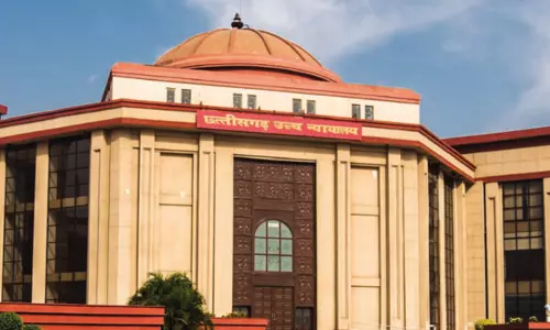 IAS अफसर के वकील सुनवाई से रहे नदारद, HC ने याचिका खारिज की