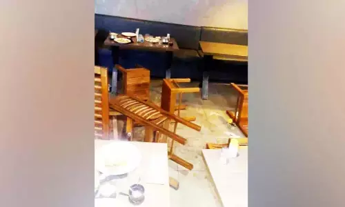 Kerala: मछली न मिलने पर होटल पर हमला Kerala: मछली न मिलने पर होटल पर हमला