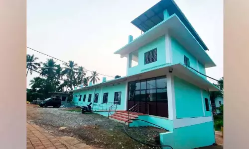 Kerala: डायलिसिस सेंटर का उद्घाटन तो हुआ लेकिन काम शुरू नहीं