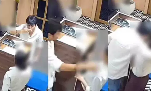 UP नशे में धुत कारोबारी के बेटे ने महिला रिसेप्शनिस्ट से बदसलूकी की UP नशे में धुत कारोबारी के बेटे ने महिला रिसेप्शनिस्ट से बदसलूकी की
