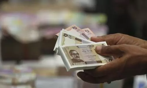 भारी कर्ज के बोझ के कारण Bangladesh वित्तीय संकट में भारी कर्ज के बोझ के कारण Bangladesh वित्तीय संकट में