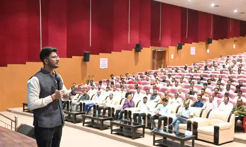 केन्द्र प्रभारी और कम्प्यूटर ऑपरेटर को दिया गया धान खरीदी हेतु जरुरी प्रशिक्षण केन्द्र प्रभारी और कम्प्यूटर ऑपरेटर को दिया गया धान खरीदी हेतु जरुरी प्रशिक्षण