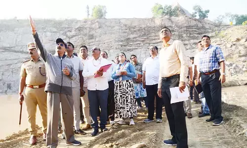 Tumkur : उपलोकायुक्त बी. वीरप्पा अधिकारियों पर बरसे