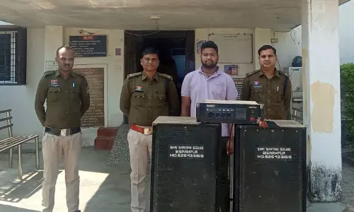 देर रात तक बजा रहे थे तेज आवाज में साउंड सिस्टम, जब्ती की कार्रवाई