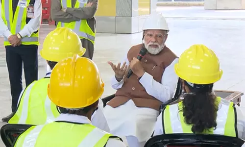 PM मोदी ने सूरत में एमएएचएसआर टीम की भूमिका की सराहना की PM मोदी ने सूरत में एमएएचएसआर टीम की भूमिका की सराहना की