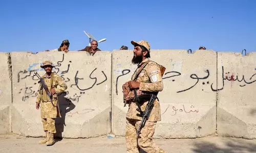 Afghanistan की तोरख़म सीमा का बंद होना पाकिस्तान के लिए एक बड़ा झटका क्यों है?
