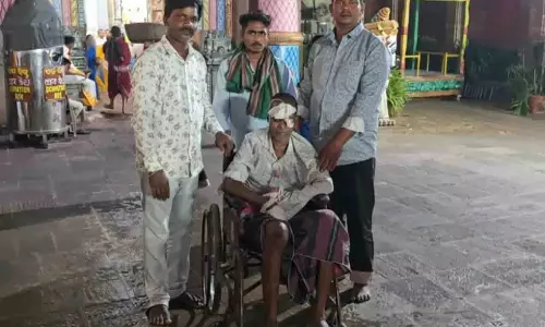 दामादों ने Puri में बीमार व्यक्ति की अंतिम इच्छा पूरी की दामादों ने Puri में बीमार व्यक्ति की अंतिम इच्छा पूरी की