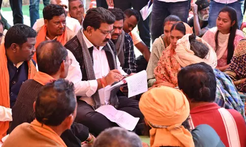 उपमुख्यमंत्री विजय शर्मा ने कबीरधाम के ग्रामीण इलाकों का किया दौरा