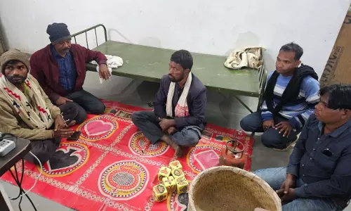 CG: टेटकाआमा में खुड़खुड़िया जुआ खेलते 5 जुआरी गिरफ्तार CG: टेटकाआमा में खुड़खुड़िया जुआ खेलते 5 जुआरी गिरफ्तार