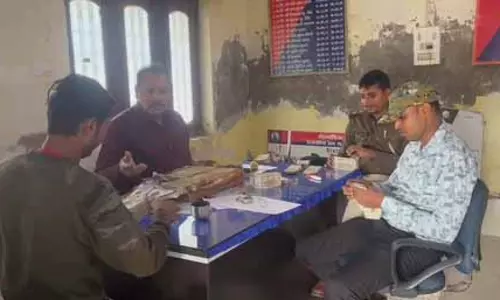 दुरंतो एक्सप्रेस से गिरफ्तार हुआ यात्री, बैग खोलते ही आरपीएफ-जीआरपी रह गई दंग दुरंतो एक्सप्रेस से गिरफ्तार हुआ यात्री, बैग खोलते ही आरपीएफ-जीआरपी रह गई दंग