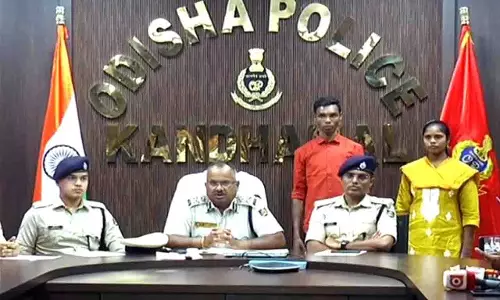 2018 से सक्रिय दो माओवादियों ने ओडिशा पुलिस के सामने हथियार डाले